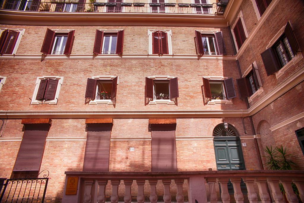 Hotel Domus Real Cardello Roma Esterno foto