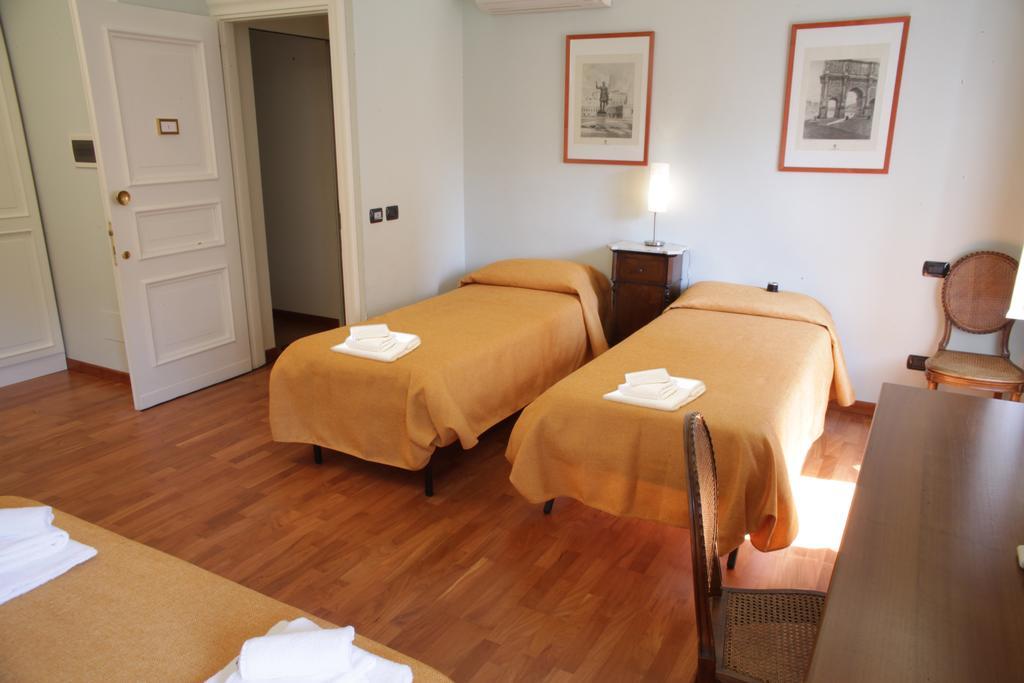 Hotel Domus Real Cardello Roma Camera foto