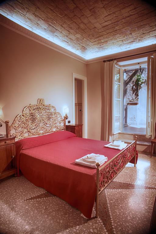 Hotel Domus Real Cardello Roma Camera foto